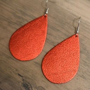 Leather teardrop earrings